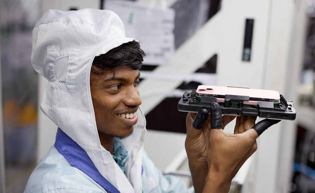 Apple amplía producción en India pese a presiones de EE.UU.