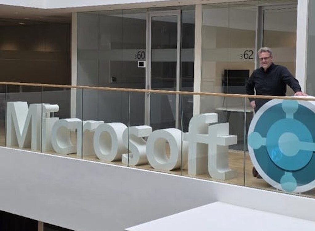 Exgerente de Microsoft sigue yendo a la oficina tras su despido