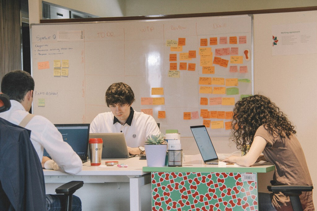 Ingenieros jóvenes, clave en GitHub pese al avance de la IA