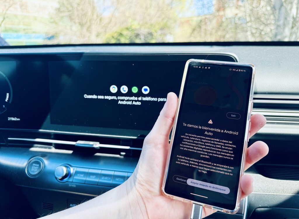 Android Auto prepara el regreso del modo claro