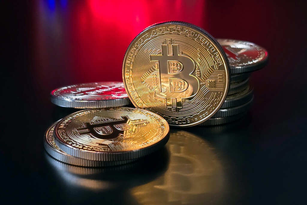 Inversor anónimo mueve 80.000 bitcoins tras 14 años de inactividad