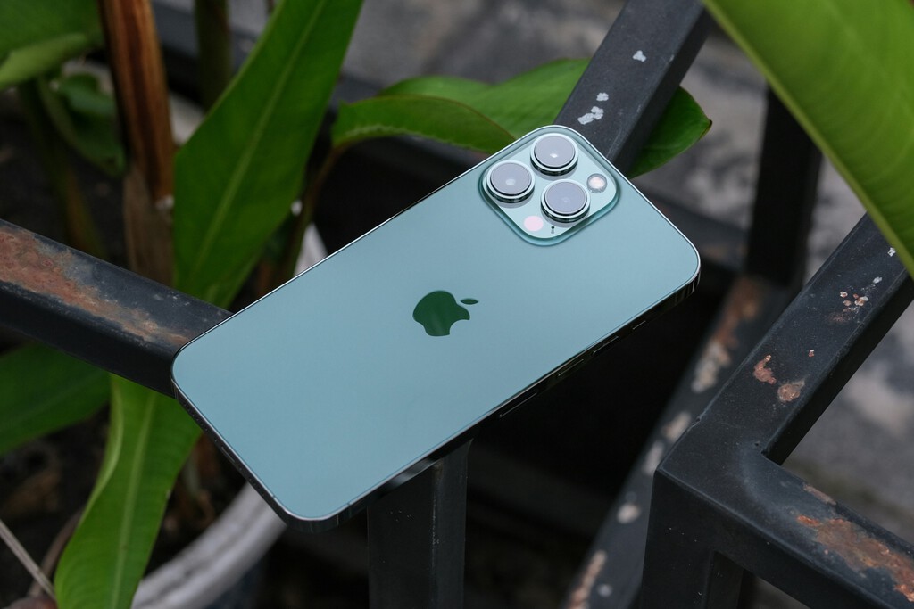 Condenado a 17 meses por estafa al comprar iPhone con DNI falso