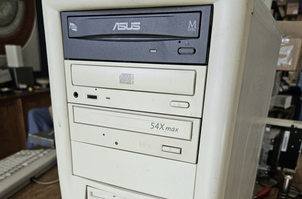 Compra un PC vintage por 10 dólares y descubre un hardware moderno