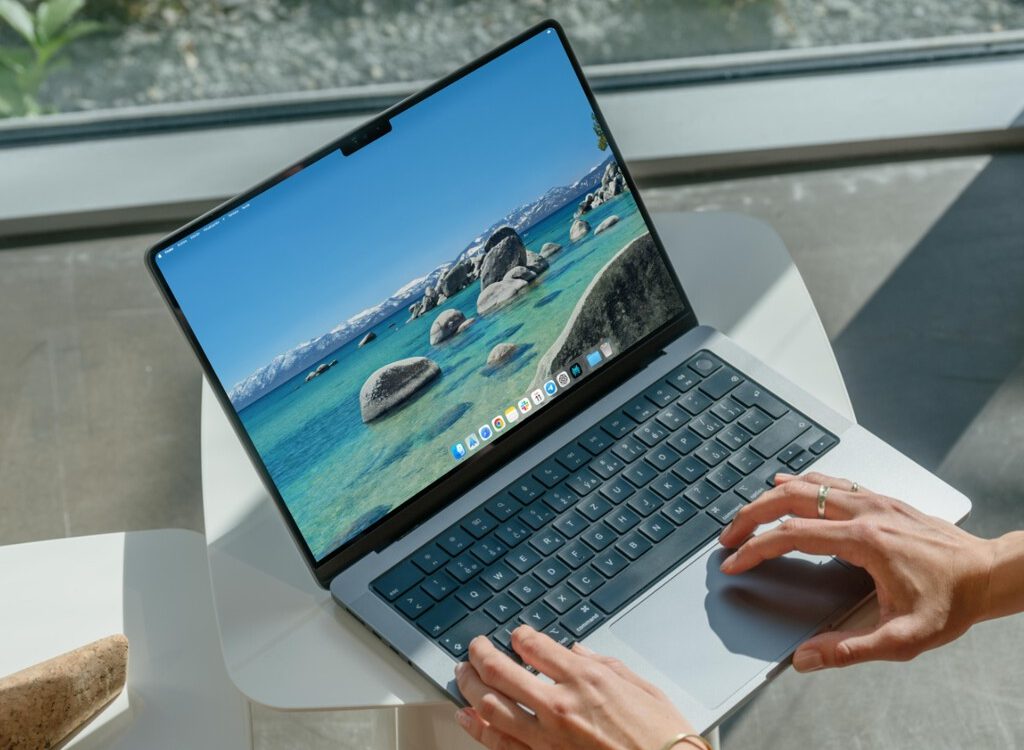 Apple revoluciona fondos de pantalla con macOS Tahoe