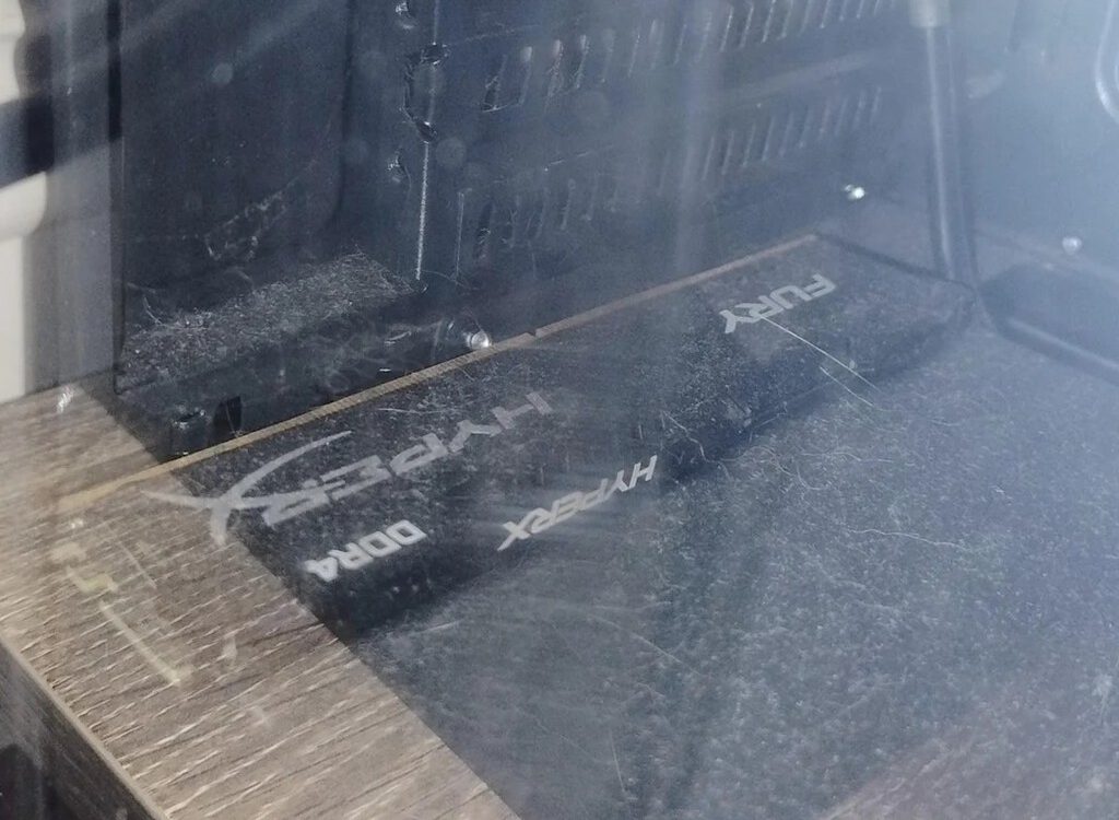 Gamer descubre RAM suelta tras dos años con PC limitado