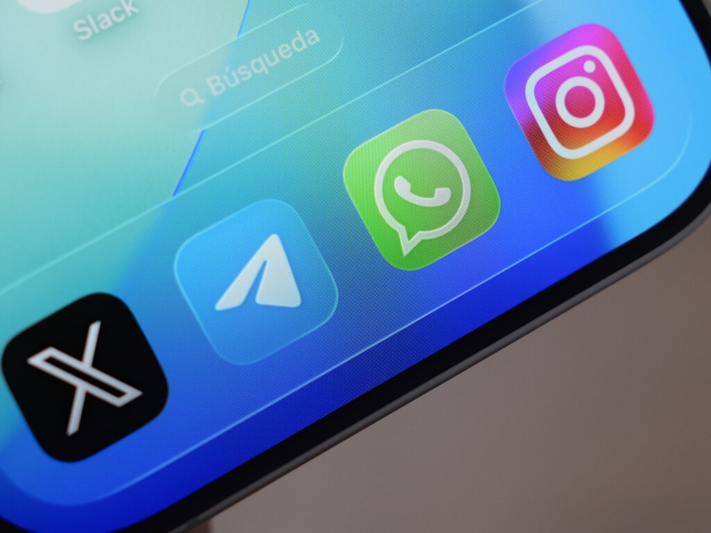 WhatsApp incorpora IA para mejorar la escritura en iPhone