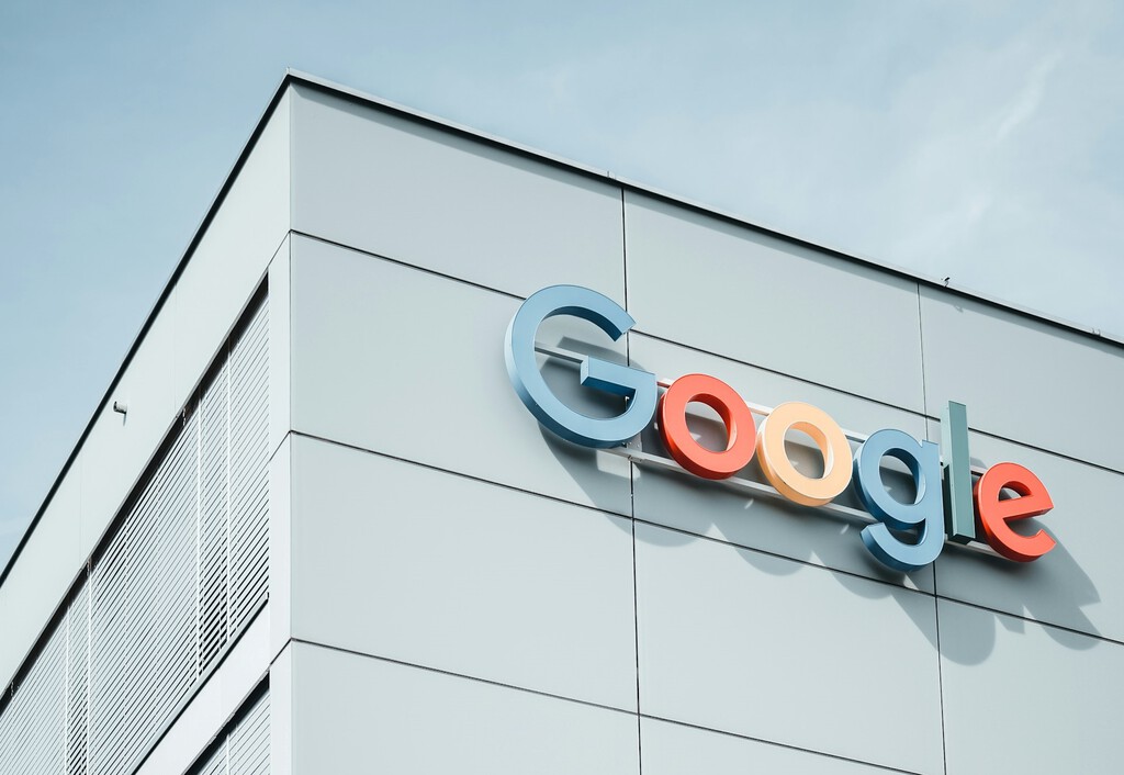 Ingeniero recibe 250.000 € de Google por error; batalla para devolverlos