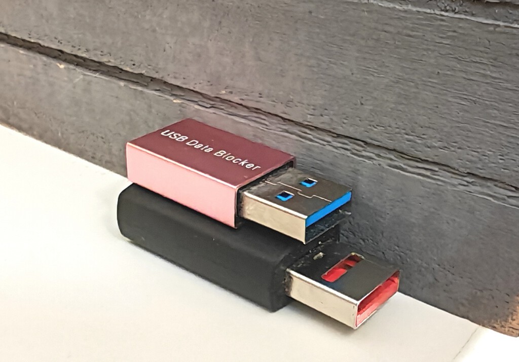 Cómo elegir bloqueadores USB seguros para cargar fuera de casa