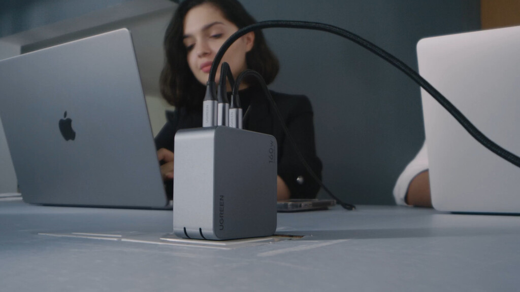 Cargador Ugreen Nexode Pro: carga cuatro dispositivos a la vez