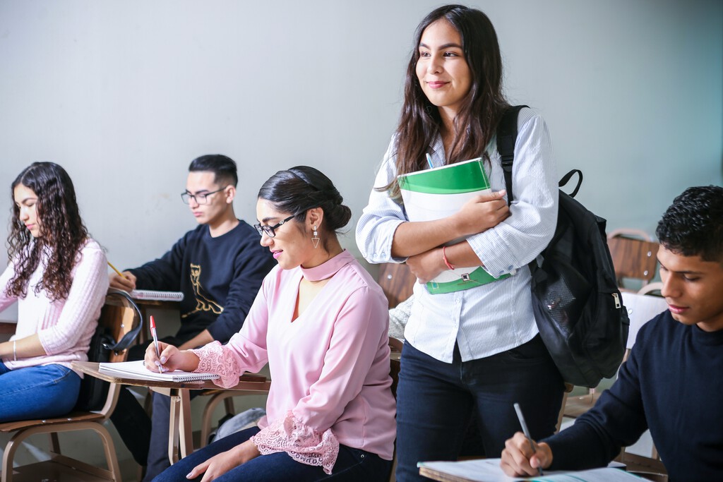 La FP supera a la universidad como clave para el empleo en